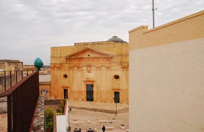 Casa con 6 locali in vendita in Via Settembre, Alessano