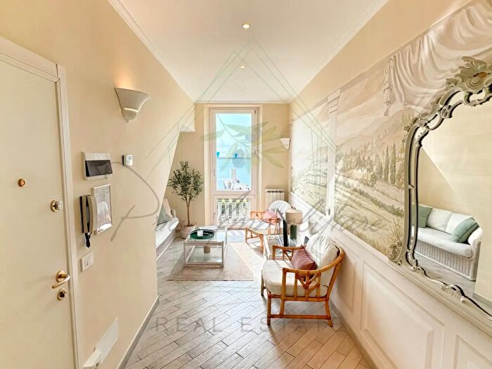 Appartamento trilocale in vendita in Via a Gramsci, Santa Margherita Ligure