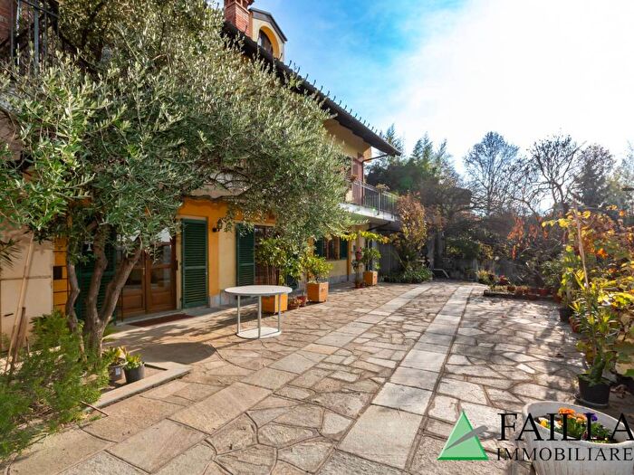 Appartamento con 6 locali in affitto in Strada di SantAnna, Superga, Torino