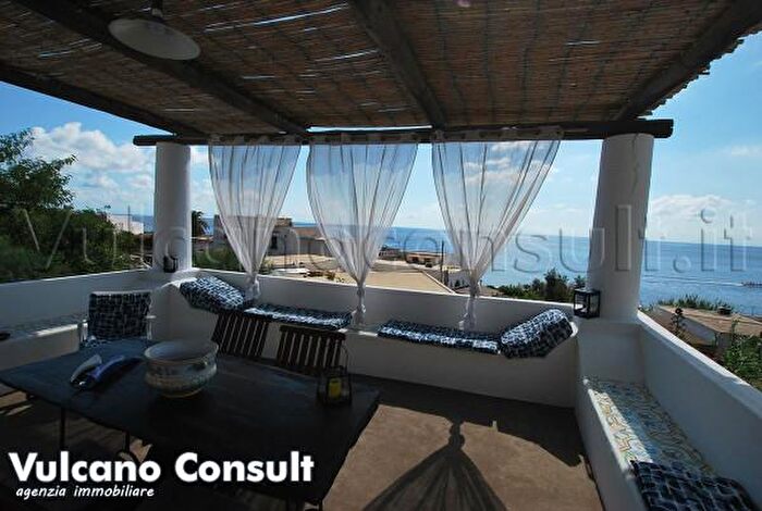 Casa quadrilocale in vendita in Via Roma, Lipari