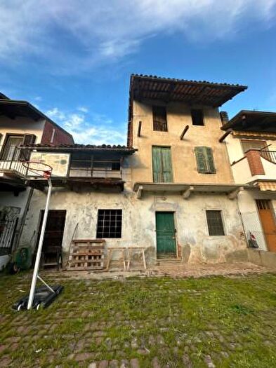 Casa bilocale in vendita in Via Santhià, Alice Castello