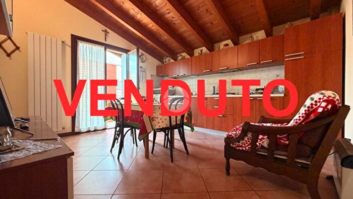 Appartamento bilocale in vendita in Via Cascina Valera, Pessano Con Bornago