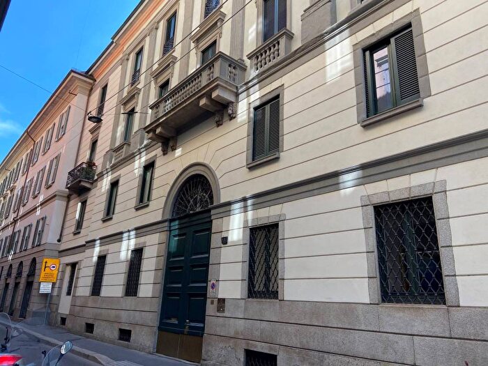 Appartamento bilocale in affitto in Via Manfredo Camperio, Duomo, Milano