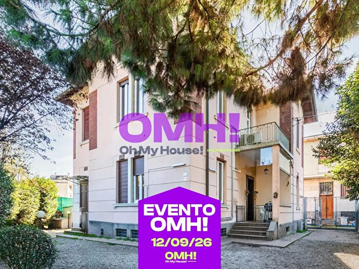 Casa con 9 locali in vendita in Corso Sempione, Gallarate