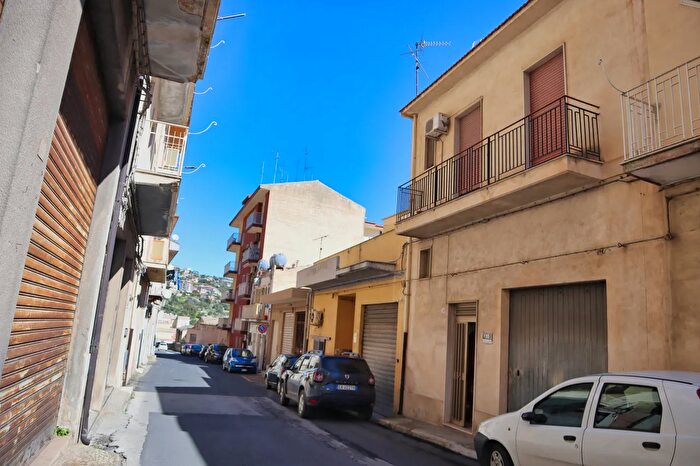 Appartamento quadrilocale in vendita in Viale Alessandro Manzoni, Modica