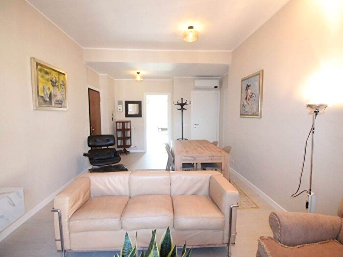 Appartamento trilocale in affitto in Via Regina, Cernobbio