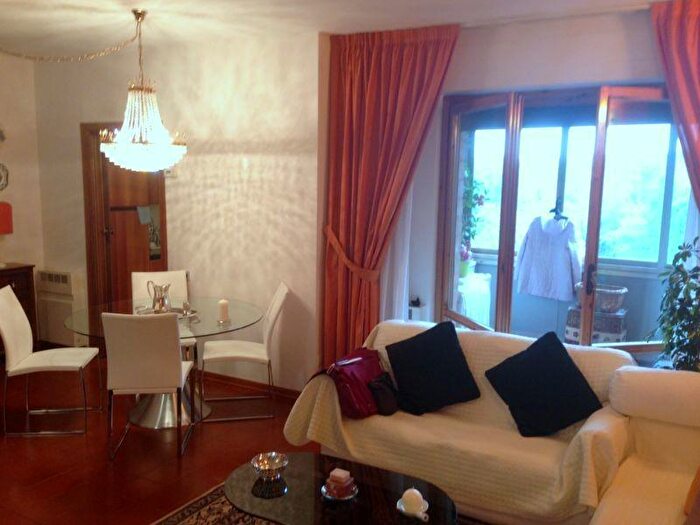 Appartamento con 6 locali in vendita in Siena