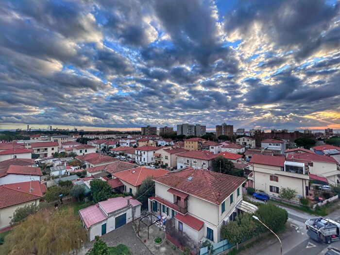Appartamento quadrilocale in vendita in Ino Bixio, Rosignano Marittimo