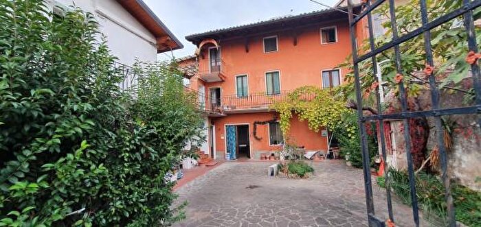 Casa con 6 locali in vendita in Manerba Del Garda