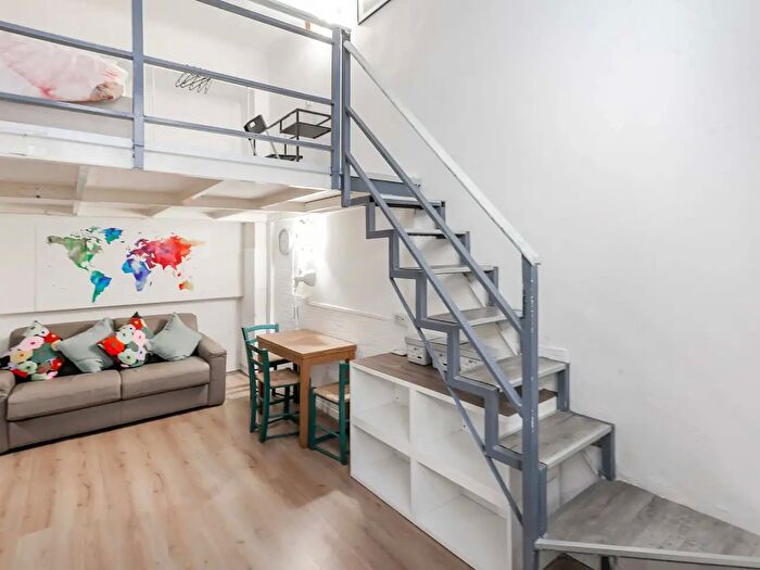 Appartamento monolocale in affitto in Via Arquà, Milano