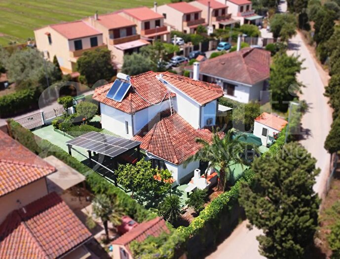 Casa con 6 locali in vendita in Petite Residence, Capoterra