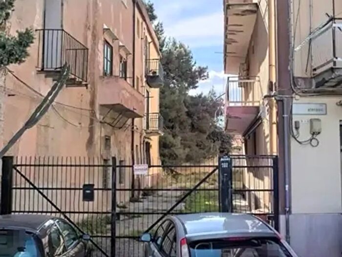 Appartamento quadrilocale in vendita in Via Atenasio a, Palermo