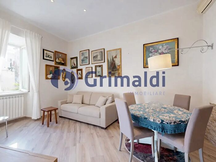 Appartamento bilocale in vendita in Piazzetta Solofrano, Napoli