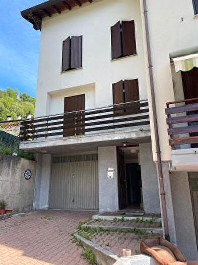 Casa con 6 locali in vendita in Edolo