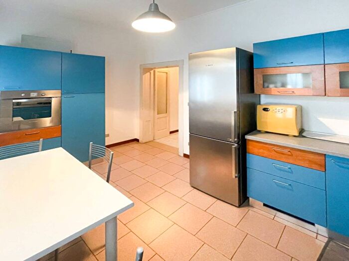 Appartamento trilocale in affitto in Veronetta, Verona