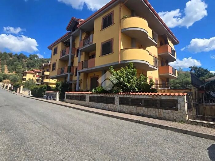 Appartamento trilocale in vendita in Via Rita Levi Montalcini, Montalto Uffugo