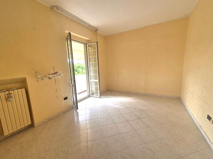 Appartamento trilocale in affitto in Via Garibaldi Gariani, Sala, Catanzaro