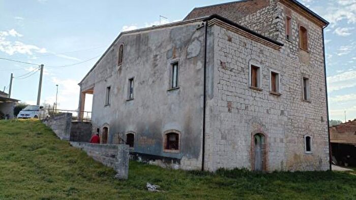 Casa con 5 locali in vendita in Contrada Annicchiali, Baranello