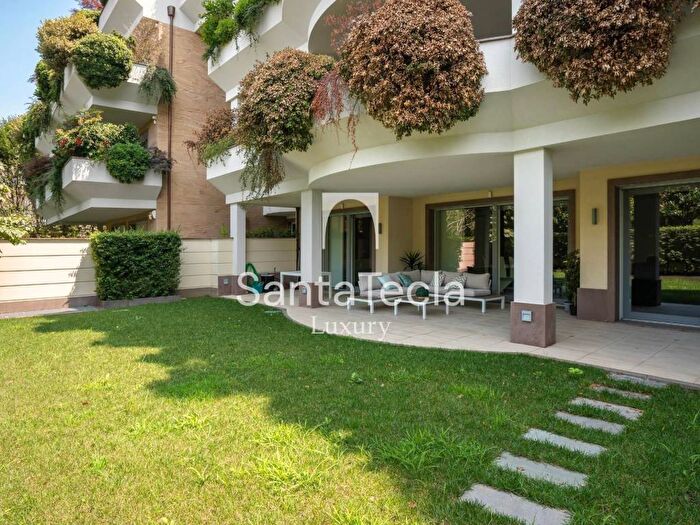 Appartamento con 5 locali in affitto in Centro, Arese