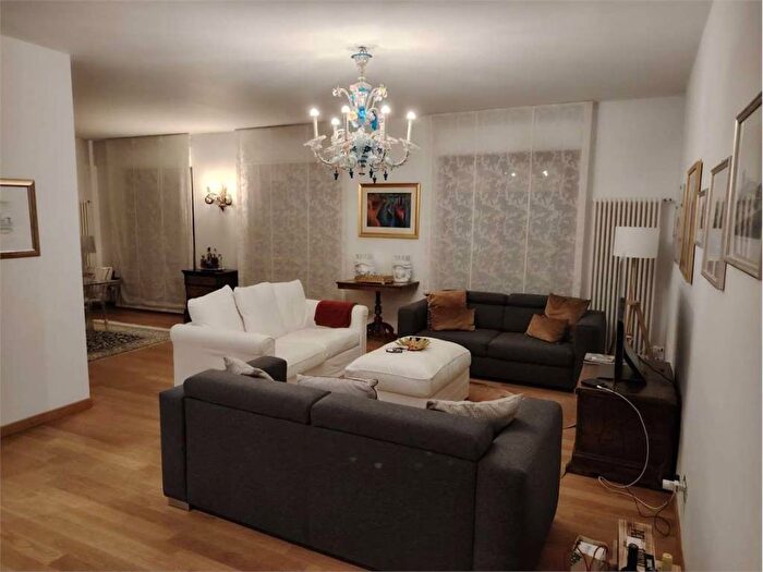 Appartamento quadrilocale in affitto in Santa Panagia Teracati, Siracusa