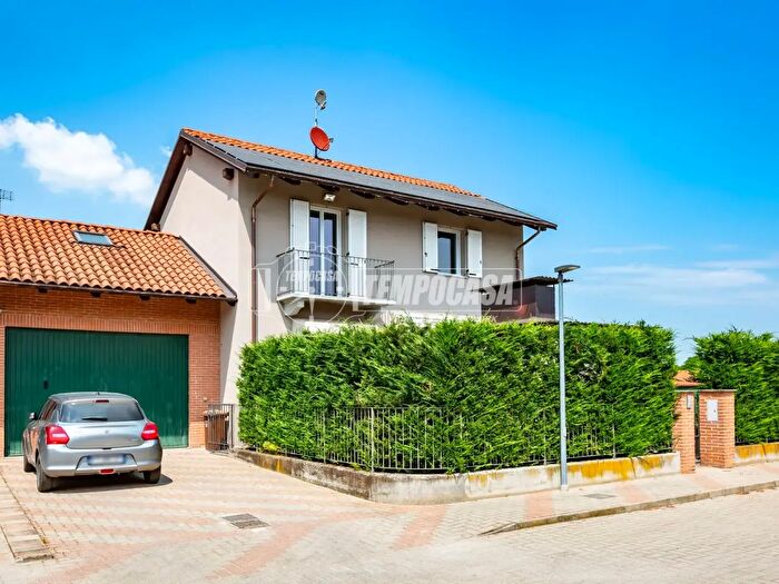 Casa con 6 locali in vendita in Via Lusina, Cervere