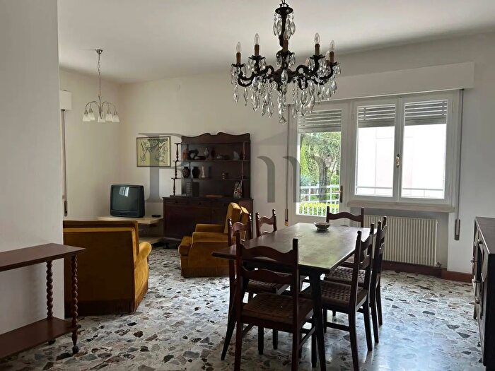 Appartamento con 7 locali in vendita in Via Feruglio, Treviso