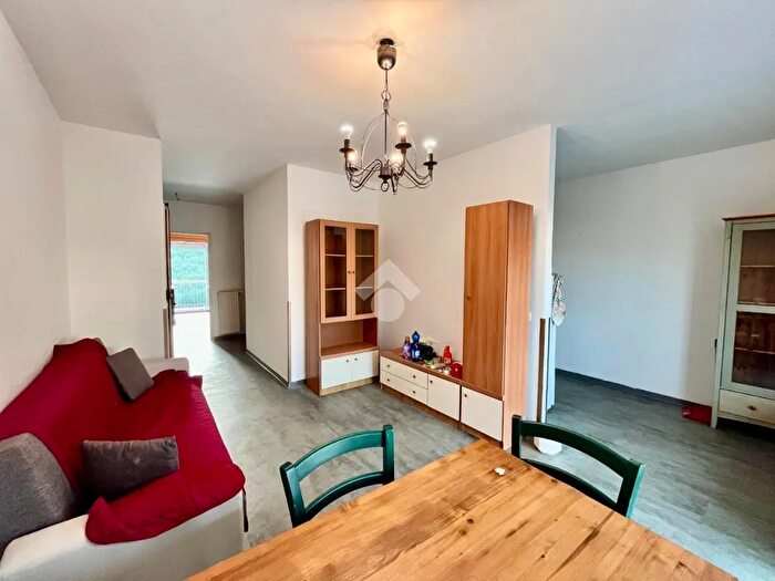 Appartamento trilocale in vendita in Piazza Galeotti, Pescia