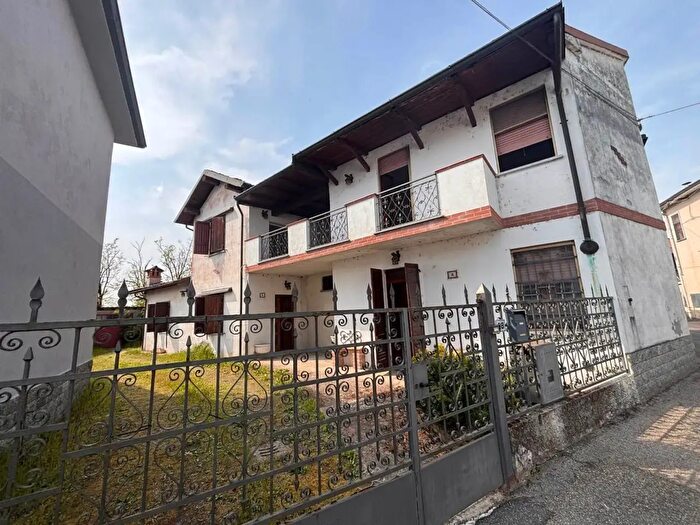 Casa con 5 locali in vendita in Alagna