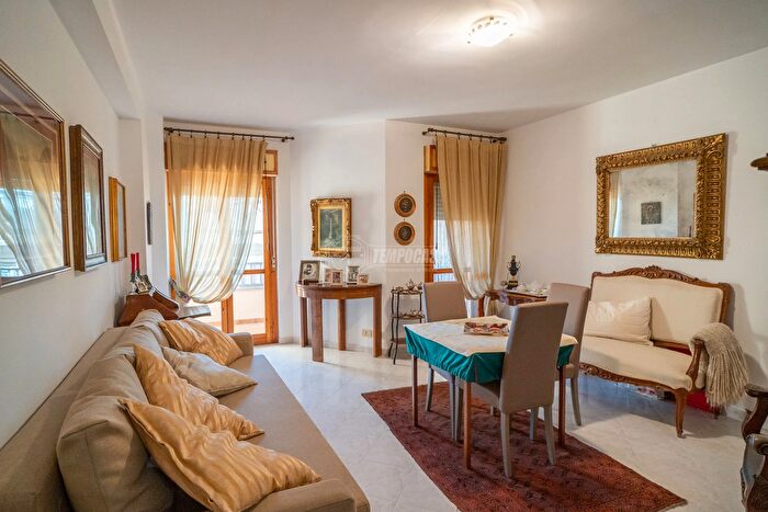 Appartamento trilocale in vendita in Via E De Nicola, Tarquinia