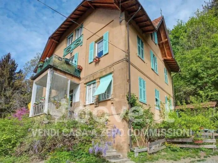 Casa con 6 locali in vendita in Località Porto, Torriglia