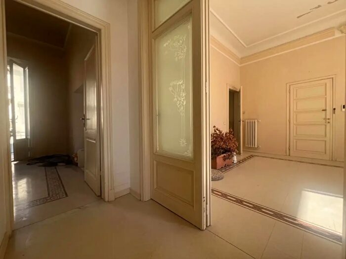 Appartamento con 5 locali in vendita in Viareggio