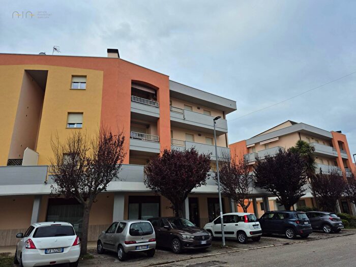 Appartamento con 6 locali in vendita in Via Olimpica a, Castorano