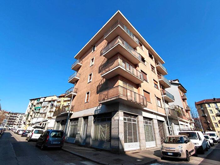 Appartamento quadrilocale in affitto in Via Lodi, Aurora, Torino