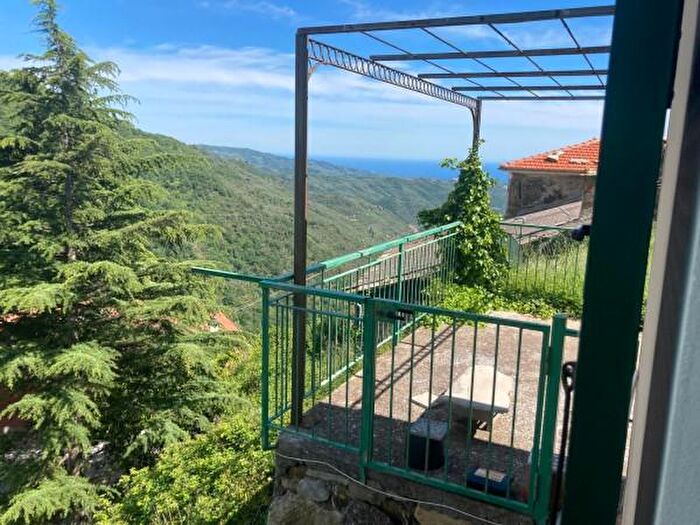 Casa trilocale in vendita in Via Tavole, Prela