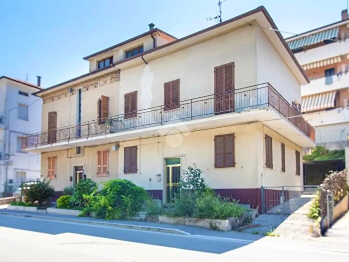 Casa con 6 locali in vendita in Via degli Appennini, Fermo