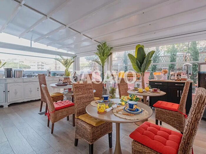 Appartamento con 5 locali in vendita in Roma