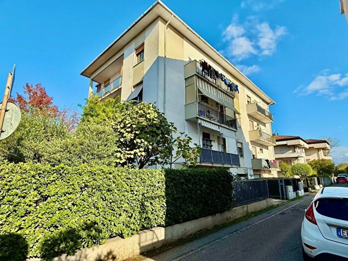 Appartamento con 6 locali in vendita in a Armando Diaz, Pontedera