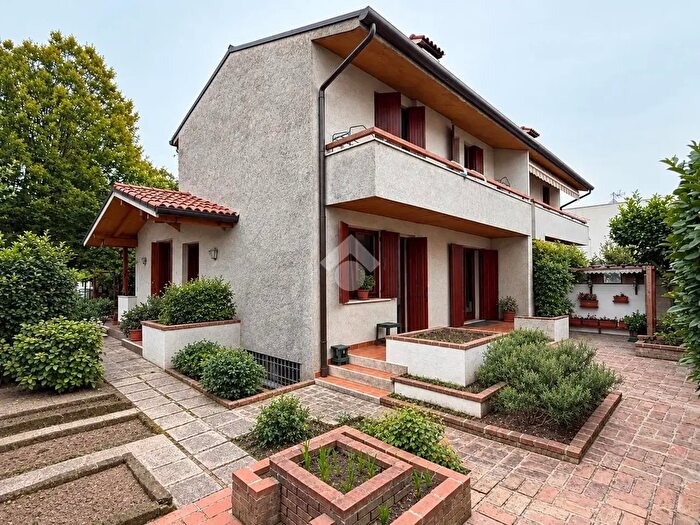 Casa con 5 locali in vendita in Via E Toti, Rubano
