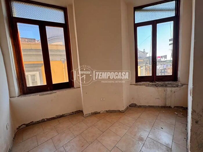 Appartamento con 5 locali in vendita in Salita Cinesi, Napoli