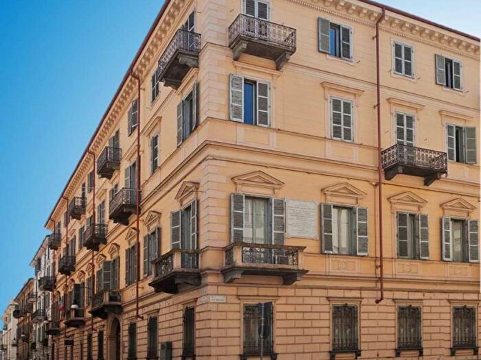 Appartamento bilocale in affitto in Via Maria Vittoria, Via Roma, Torino