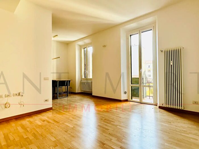 Appartamento trilocale in affitto in Viale Piceno, Milano