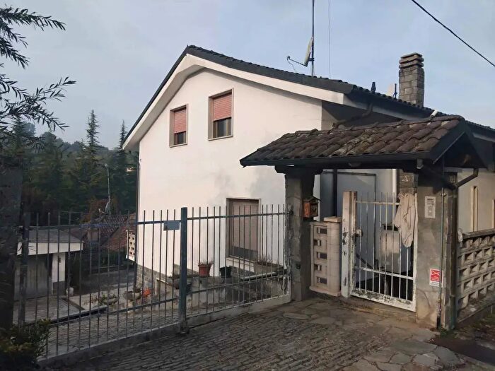 Casa con 5 locali in vendita in Alessandria