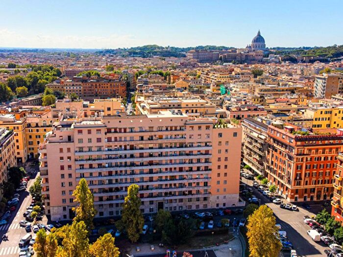 Appartamento trilocale in vendita in Piazza dei Prati degli Strozzi, Mazzini Delle Vittorie, Roma