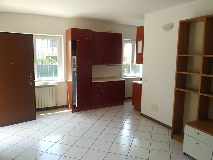 Appartamento bilocale in affitto in Via Montello, Centro, Orsenigo
