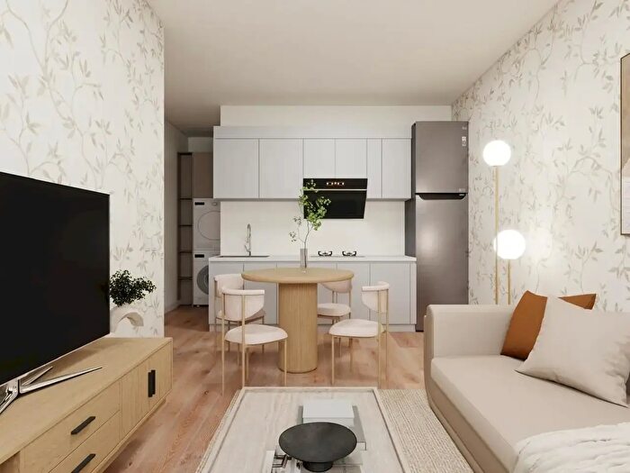Appartamento trilocale in vendita in Via Saffi, Bologna