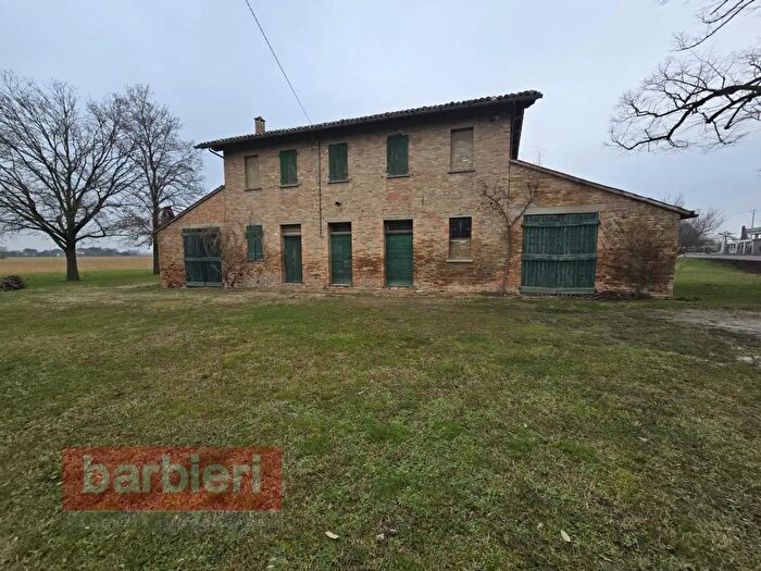 Casa con 10 locali in vendita in Via Bagnolo Salara, Ravenna