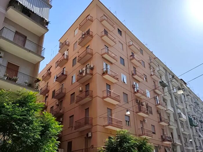 Appartamento trilocale in vendita in Via Fratelli Mellone, Taranto