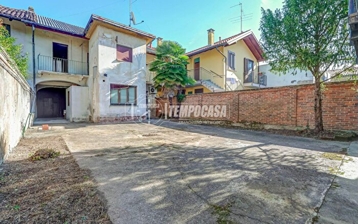 Casa trilocale in vendita in Via San Vincenzo, Turbigo