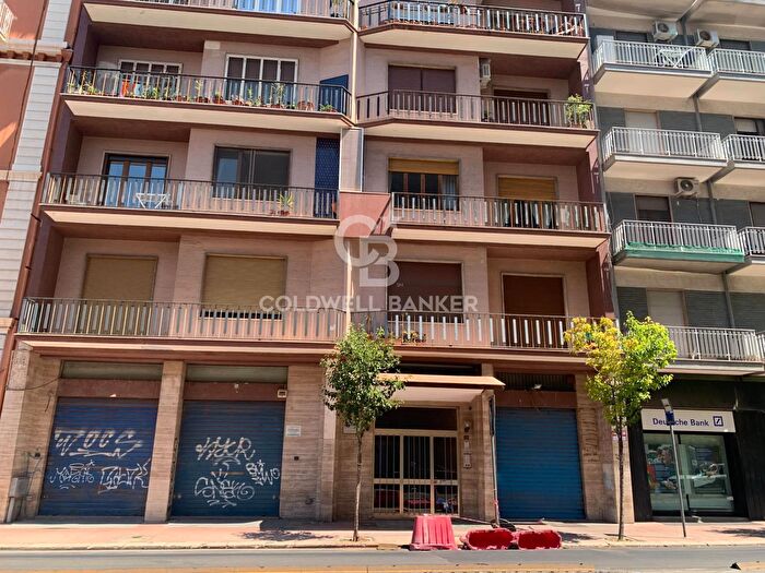 Appartamento con 6 locali in vendita in Corso Umberto I, Taranto