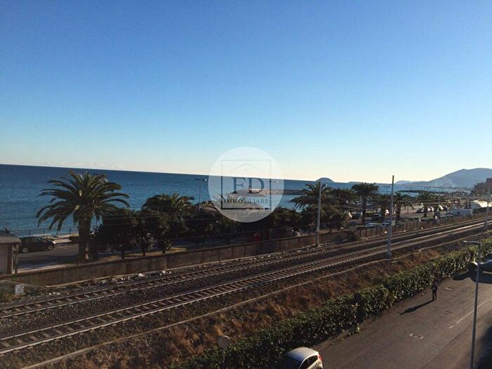 Appartamento quadrilocale in affitto in Loano via Via Calatafimi, Centro, Loano